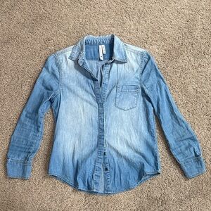 BCBGMaxAzria | Light Wash Denim Shirt | Size XXS